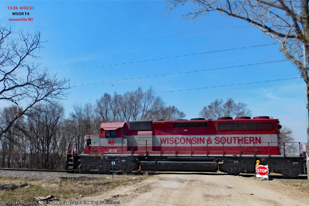 T4 shoves their Horicon-originated train into the Rotamer siding